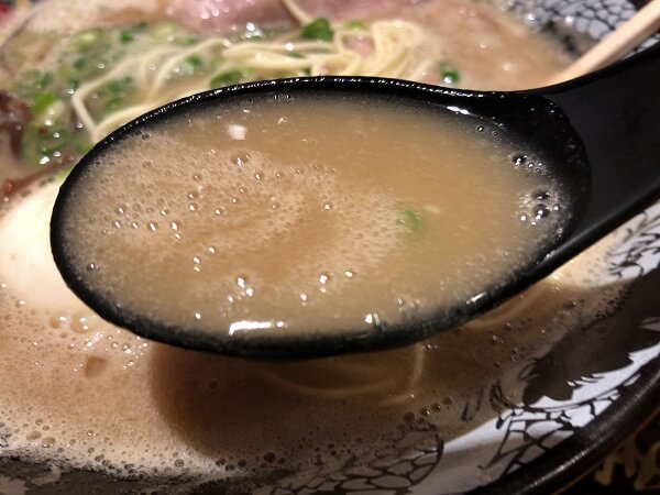 博多一幸舎　豚骨ラーメンのスープの画像