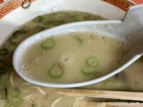 飯塚 長浜ラーメンの豚骨スープの画像